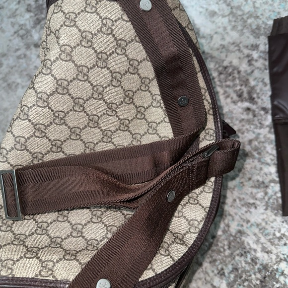Gucci Brown GG Supreme Coated Canvas Diaper Bag (2019) - Picture 9 of 15